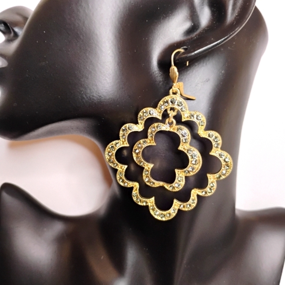 7 Charming Sisters Gold Plated "Bronze Queen" Green Crystal Earrings‎
